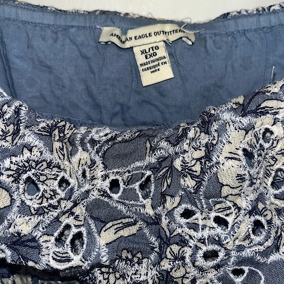 American Eagle Lace/Embroidered Tank Top in Blue Floral Print — XL - Picture 3 of 4